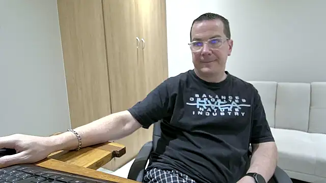 BrettJ81 live sex cam