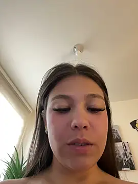 Alyshanon18 live sex cam