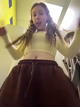 FroggyAnna live sex cam