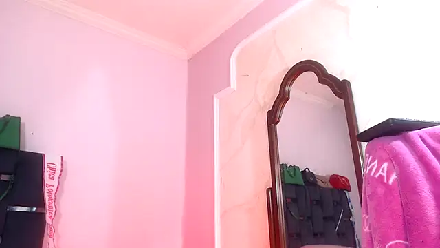 sexy-luna-star-ts live sex cam