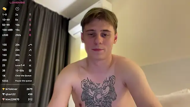 Tyler_Garner live sex cam