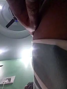 sudhastriper live sex cam