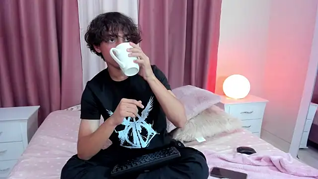 Honeymoon_sariel live sex cam