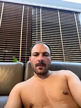 Adventurehotman live sex cam