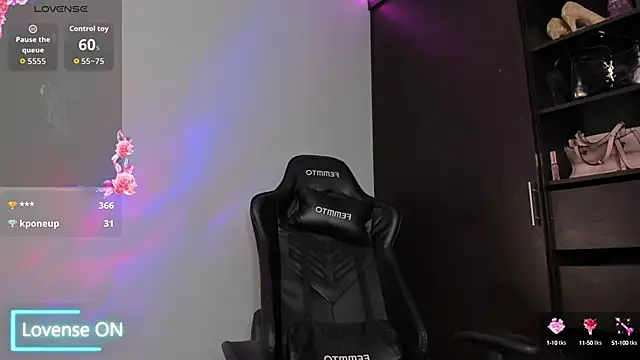 MeganDaviees live sex cam