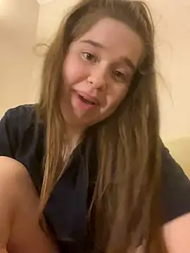 HornyGirlH live sex cam