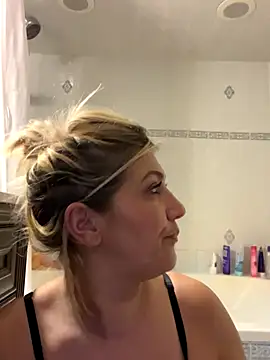 LittleMissEeve live sex cam