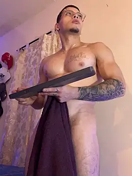 Matt_your_master_ live sex cam