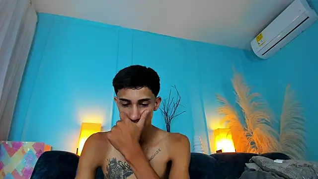 Lucian_Davi live sex cam