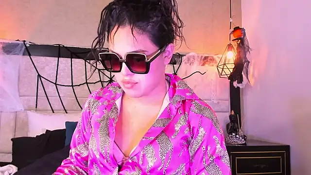 kimCosseyy live sex cam