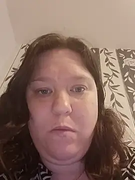 CurvyMilf1992 live sex cam