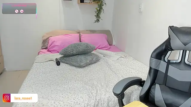 lara_rose1 live sex cam