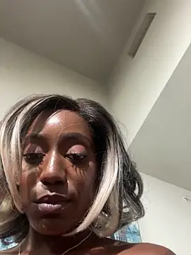 Giselledabodyyy live sex cam