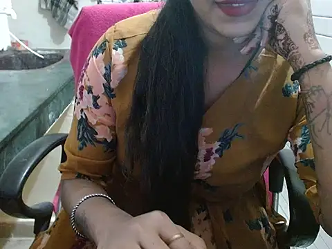 LovingPihu live sex cam