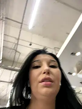 Tisha_Busty live sex cam