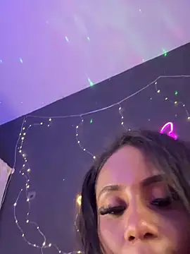 AlisonHoot69 live sex cam