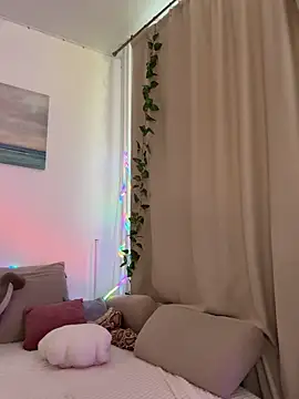 LunaRase live sex cam