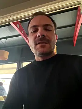 Adventurehotman live sex cam