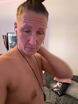 SwingWingWomanSweden live sex cam