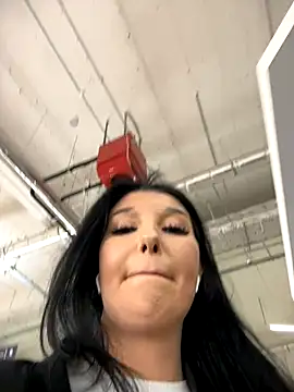 Tisha_Busty live sex cam