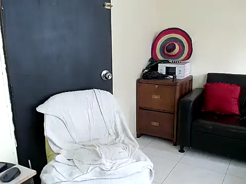 Sashaferrari2000 live sex cam