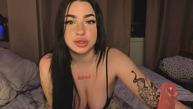 LisaAndDenis live sex cam