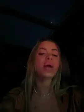 KirstieVegas live sex cam