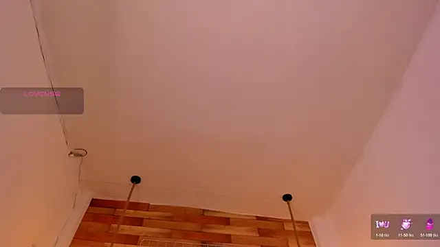 Emily_brown04 live sex cam