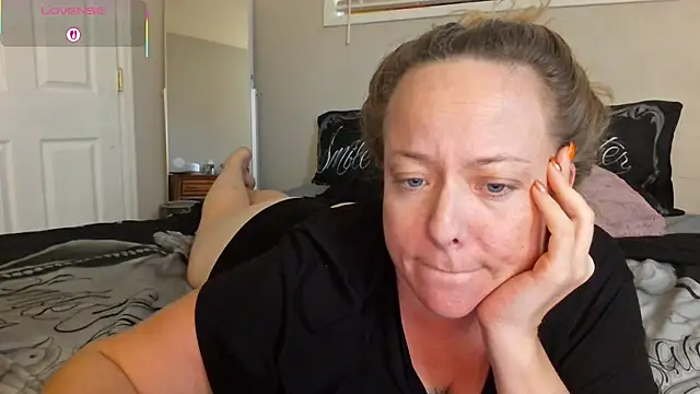 julimonroe live sex cam