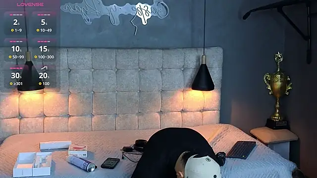 Horny_nick18 live sex cam