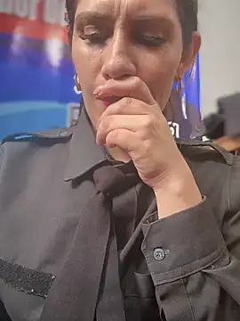 Alysson-- live sex cam