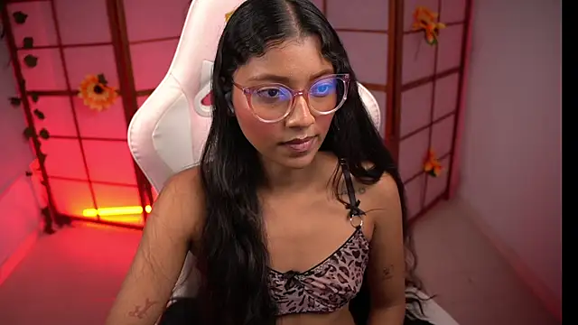small_emilie live sex cam
