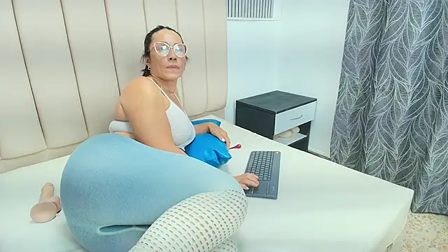 agatha_dante live sex cam