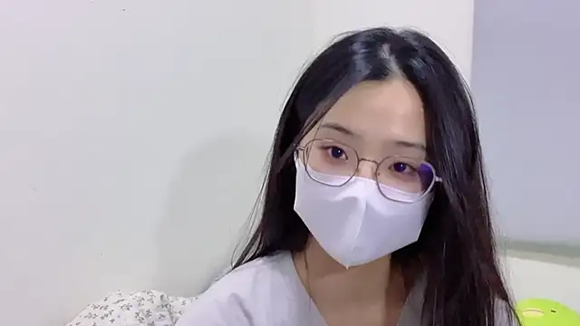 LHeart live sex cam