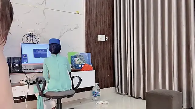 Mono-Stewardesss live sex cam