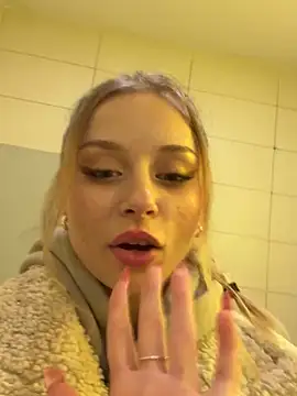 BabyAnais live sex cam