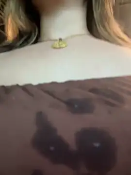 Pribaixinha live sex cam