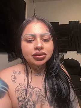 chicanachic13 live sex cam