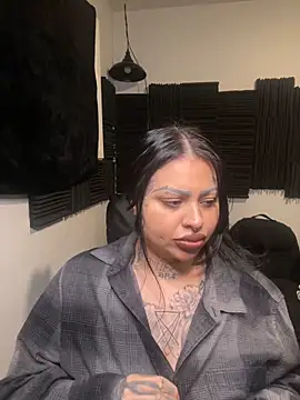 chicanachic13 live sex cam