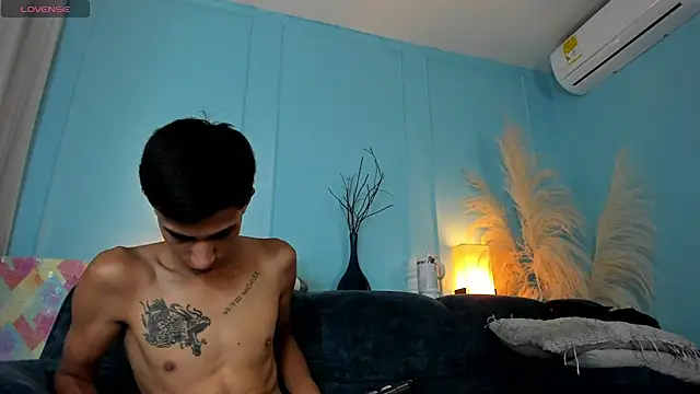 Lucian_Davi live sex cam