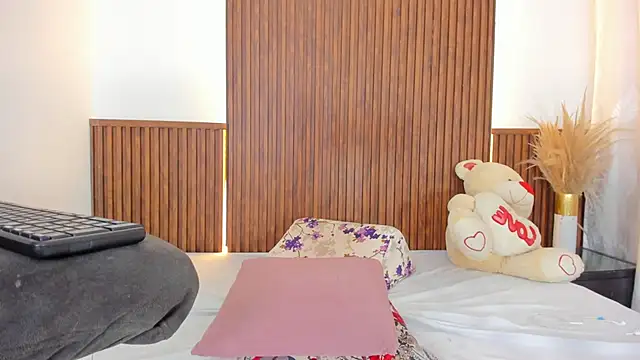 BunnyHotsx live sex cam