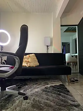aly_golden_ live sex cam