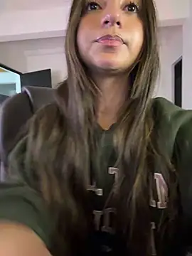 aly_golden_ live sex cam