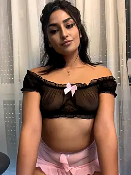 Mia_spicyy live sex cam
