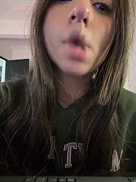 aly_golden_ live sex cam