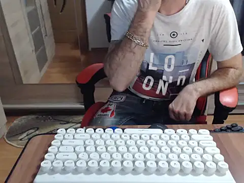 uncutguy01 live sex cam