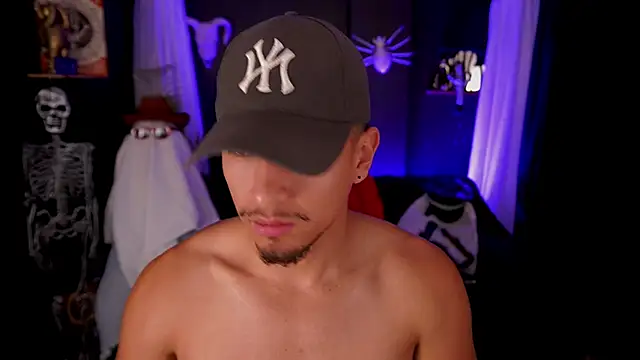 Aaronfox_x live sex cam