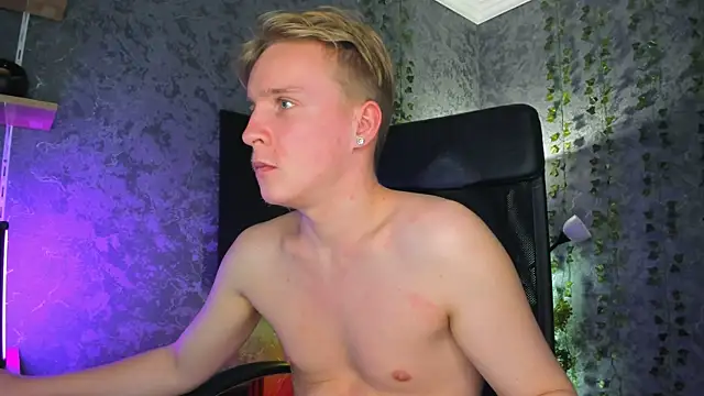AlexxSweet live sex cam