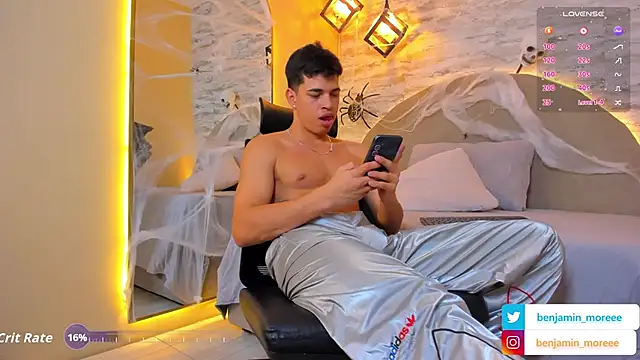Benjamin_More live sex cam