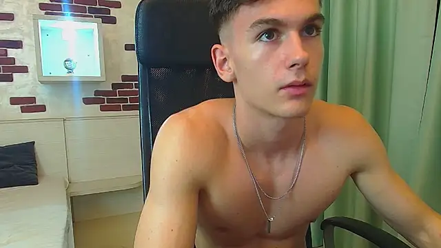 BradyFlint live sex cam
